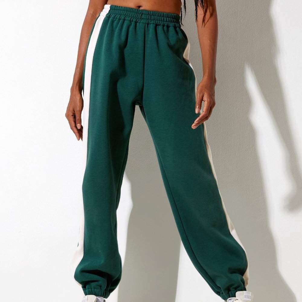 BASILE JOGGER IN FOREST GREEN AND WINTER WHITE